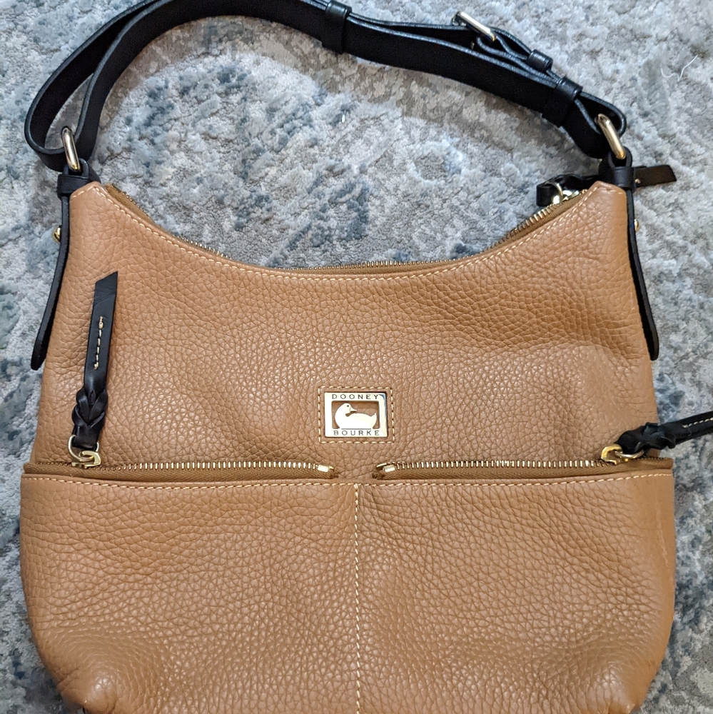 NWOT Dooney & Bourke Authentic Dillen Hobo Leather Shoulder Bag Black and Tan